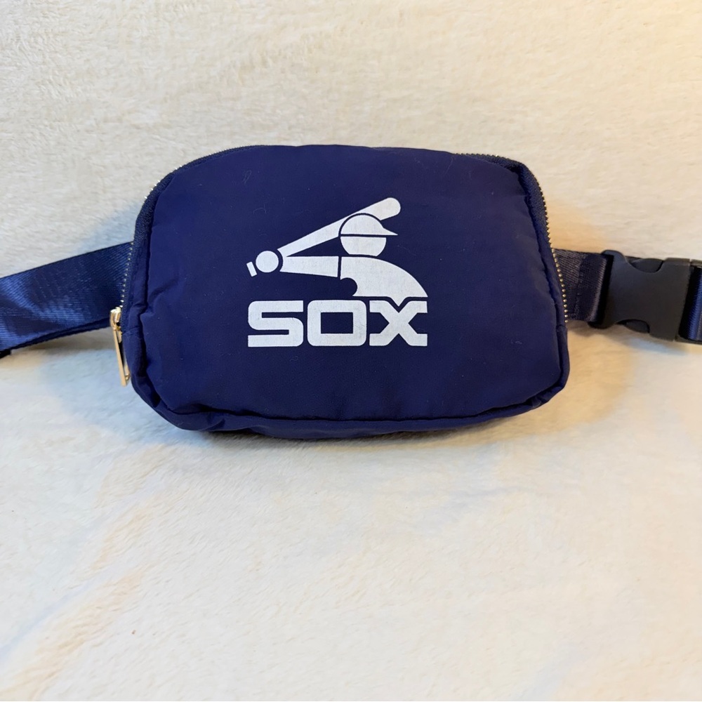 Navy Chicago Vintage White‎ Sox 90s Baseball Everywhere Crossbody Fanny Belt Bag
